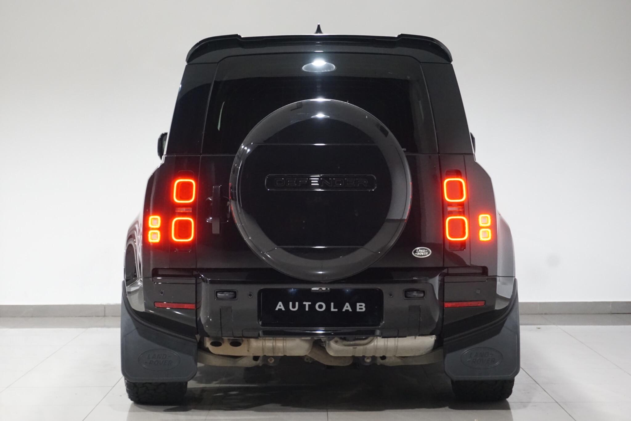 Land Rover Defender 110 3.0 D300 MHEV X-Dynamic HSE Auto 4WD Euro 6 (s/s) 5dr